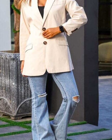 کت دخترانه اسپرت مشکی شیک و مدرن، مناسب برای استایل‌های متنوع. خرید کت زنانه با کیفیت بالا و طراحی منحصر به فرد. کت مشکی دخترانه برای خانم‌های خوش‌سلیقه و مد روز