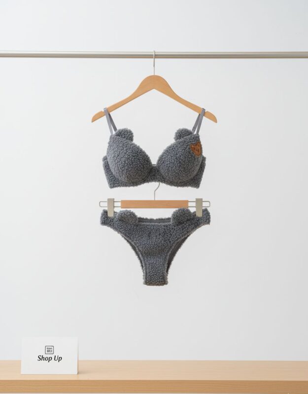 cropped-photo_2025-12-01_01-00-11.jpg ست تدی فانتزی | سوتین و شورت با طراحی خرسی و بافت پشمی - Image 1